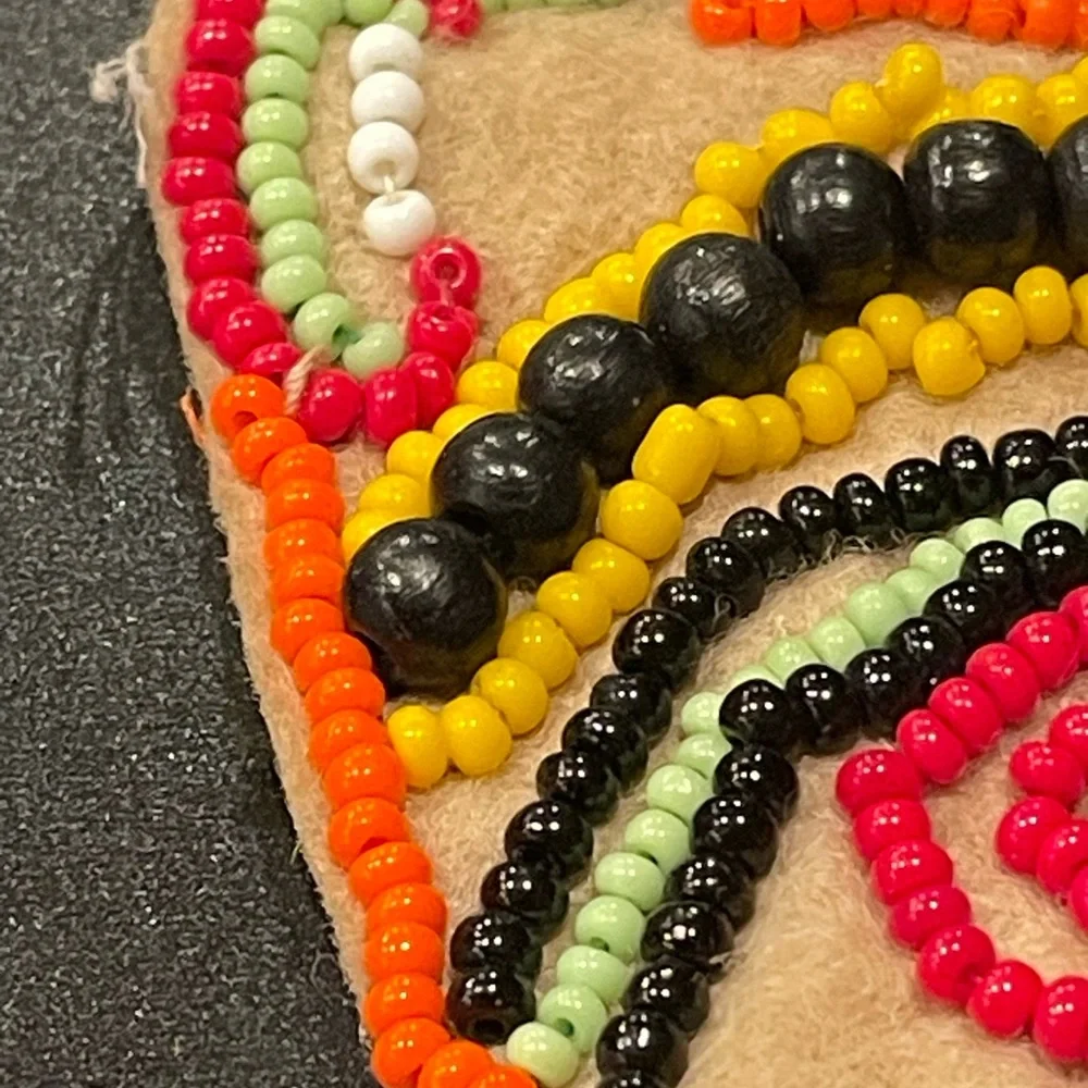 Vintage Handmade Beaded Mask on Cloth. Unknown Origin. - Picture 7 of 8